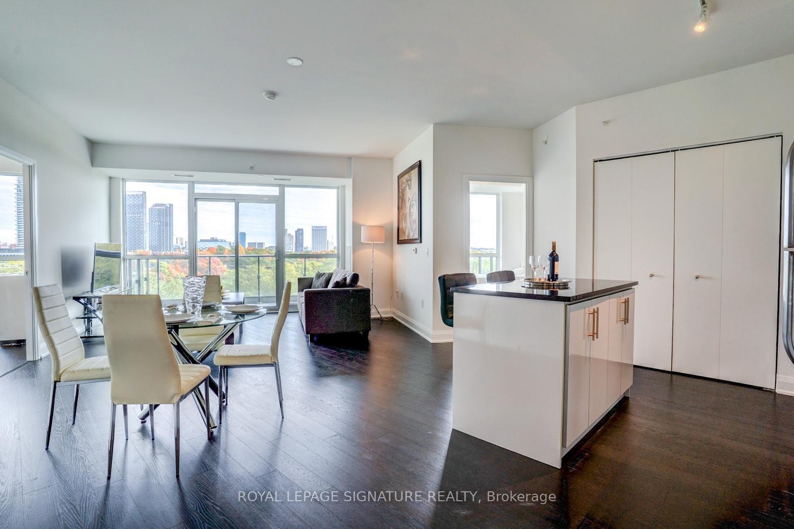 504-160 Vanderhoof Avenue, Toronto, ON - Indoor