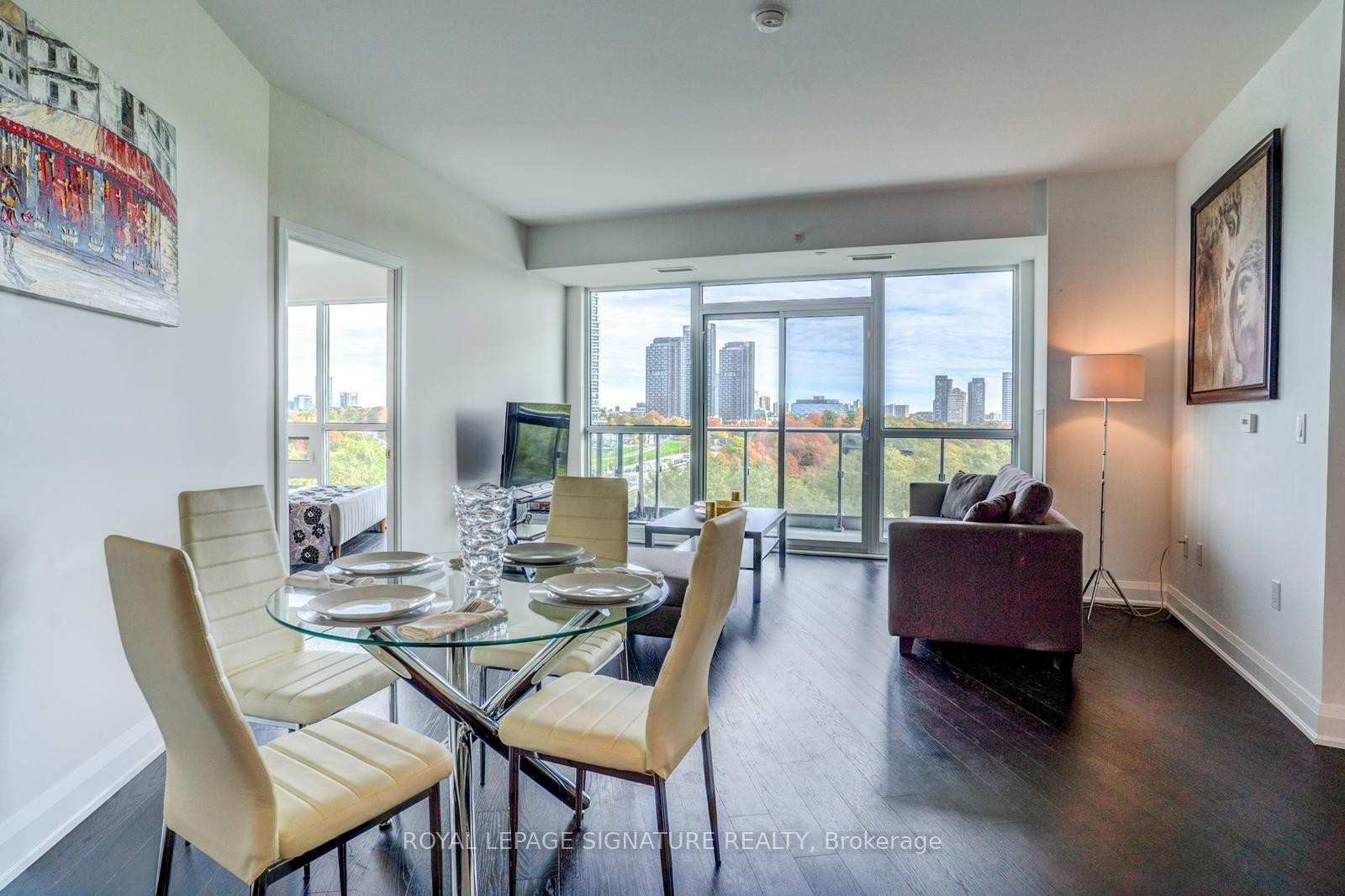 504-160 Vanderhoof Avenue, Toronto, ON - Indoor