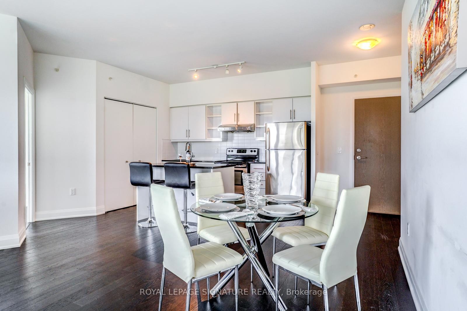 504-160 Vanderhoof Avenue, Toronto, ON - Indoor Photo Showing Dining Room