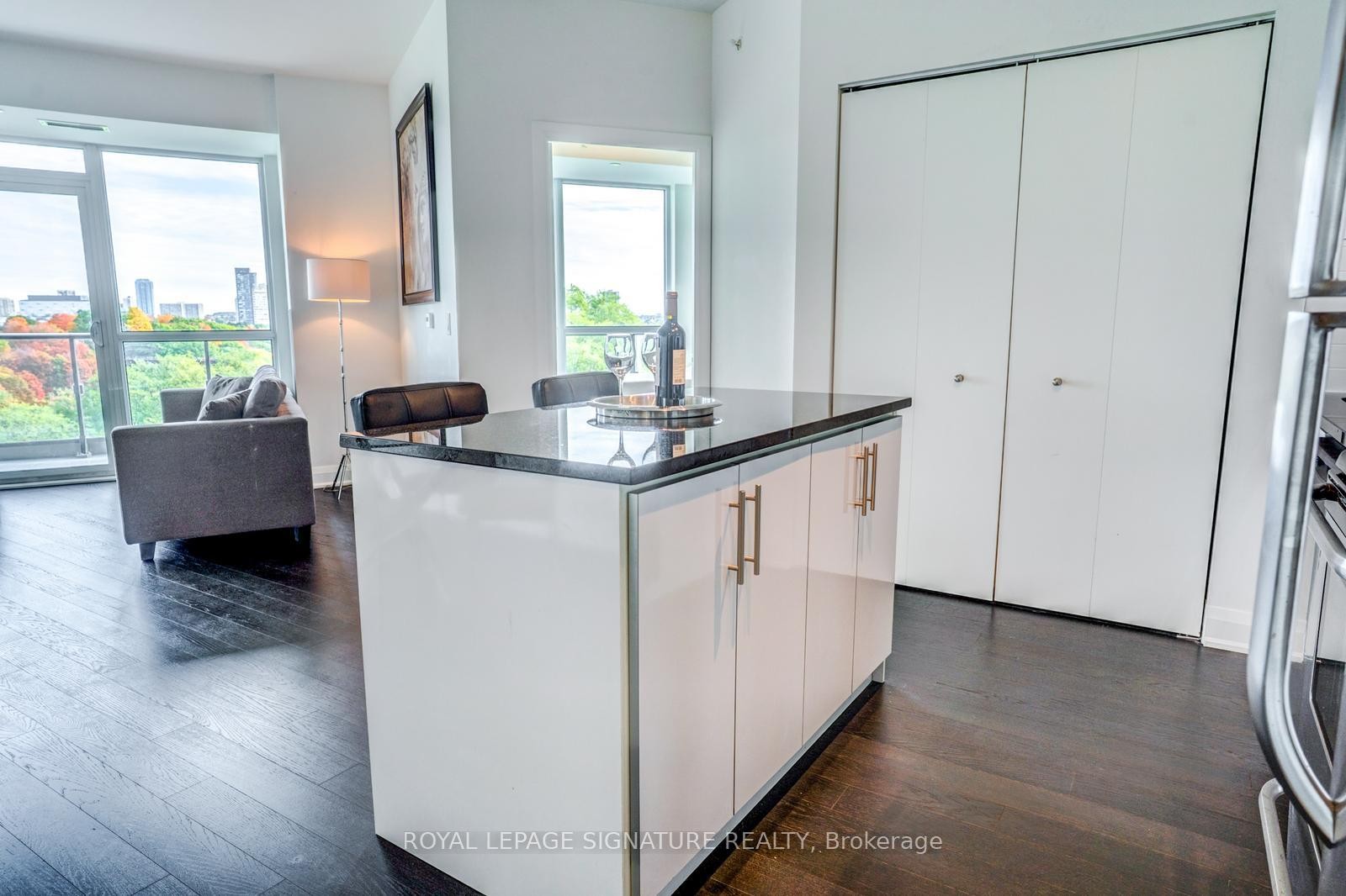 504-160 Vanderhoof Avenue, Toronto, ON - Indoor