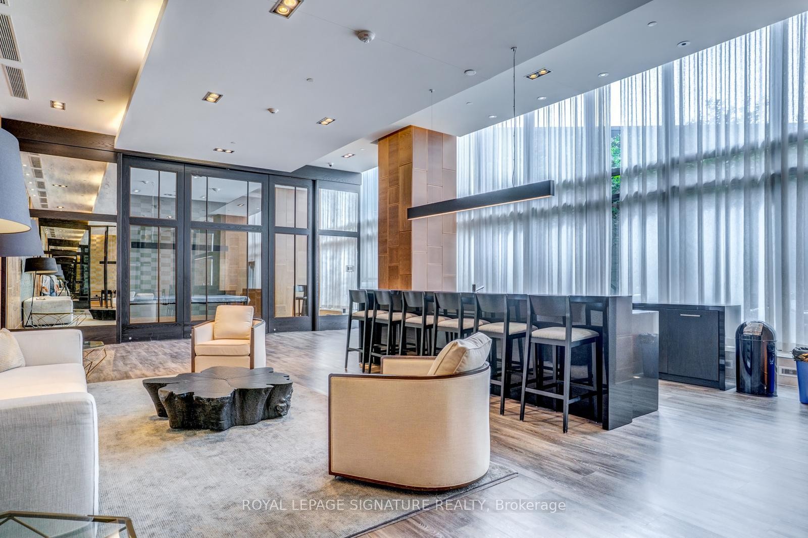 504-160 Vanderhoof Avenue, Toronto, ON - Indoor Photo Showing Other Room