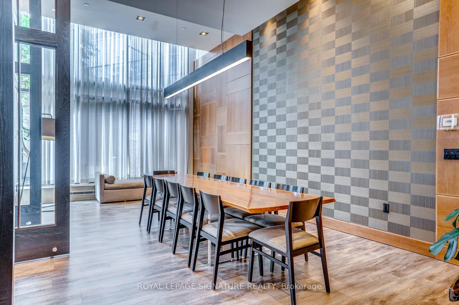504-160 Vanderhoof Avenue, Toronto, ON - Indoor Photo Showing Dining Room