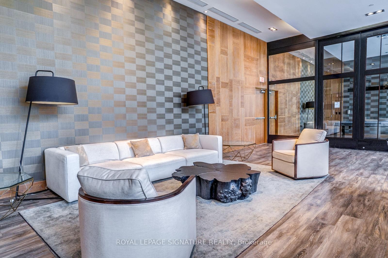 504-160 Vanderhoof Avenue, Toronto, ON - With Exterior