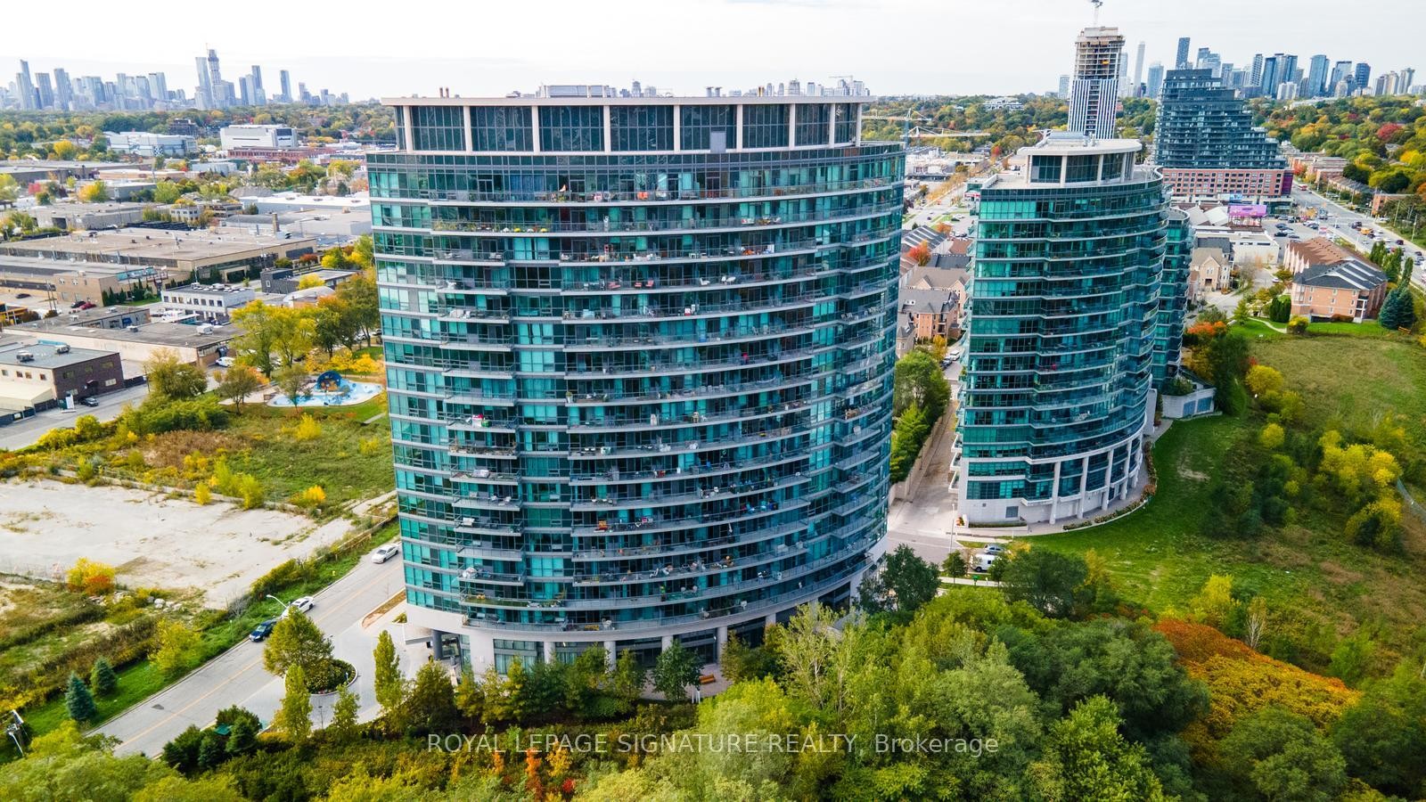 504-160 Vanderhoof Avenue, Toronto, ON - Outdoor With View