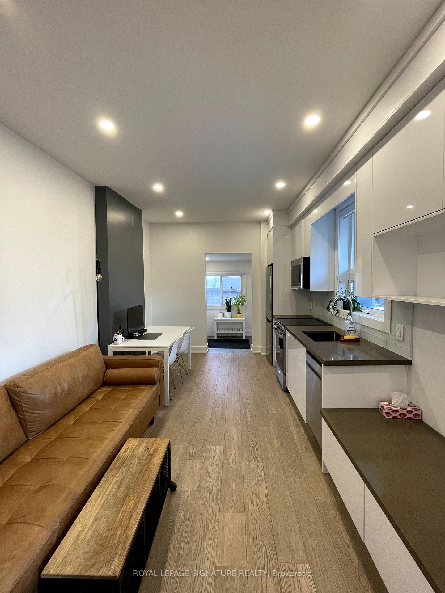 Back-17 Claremont Street, Toronto, ON