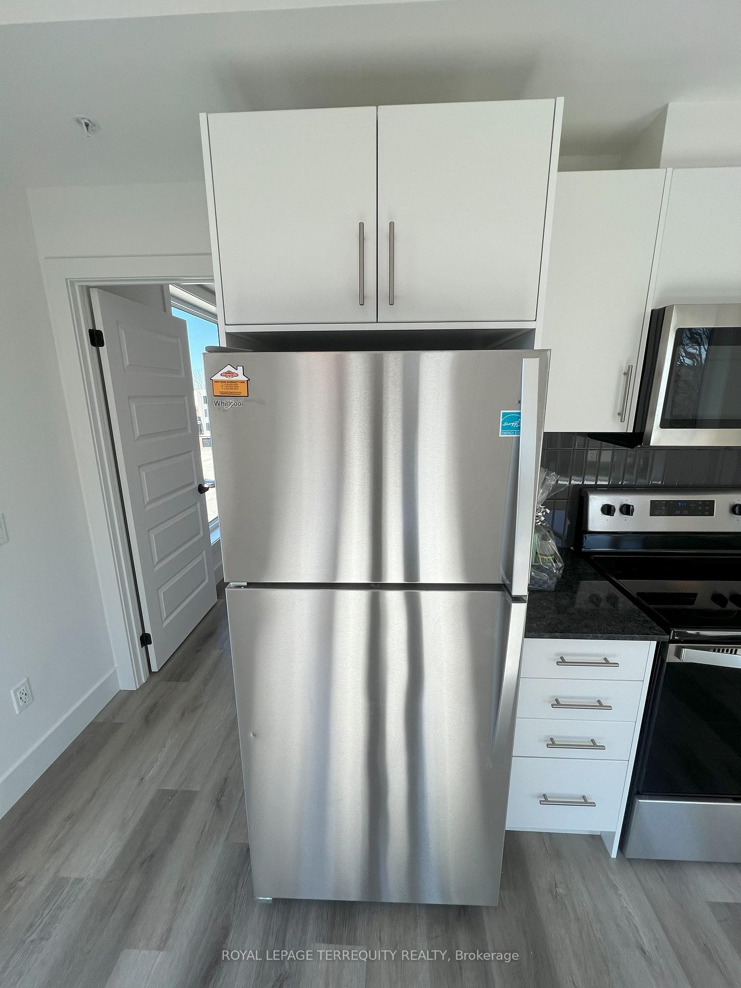 416-107 Roger Street, Waterloo, ON - Indoor Photo Showing Kitchen