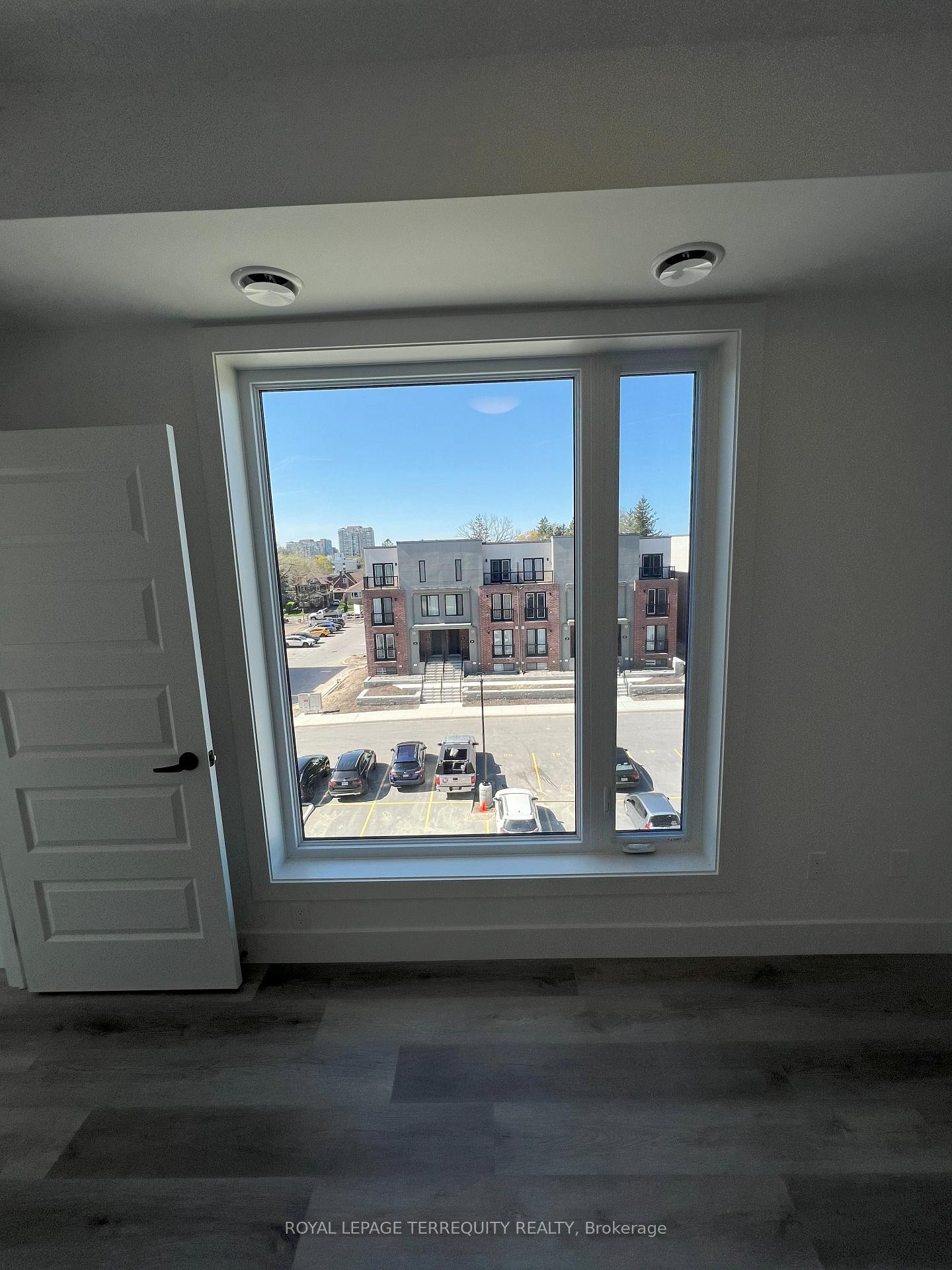 416-107 Roger Street, Waterloo, ON - Indoor Photo Showing Other Room