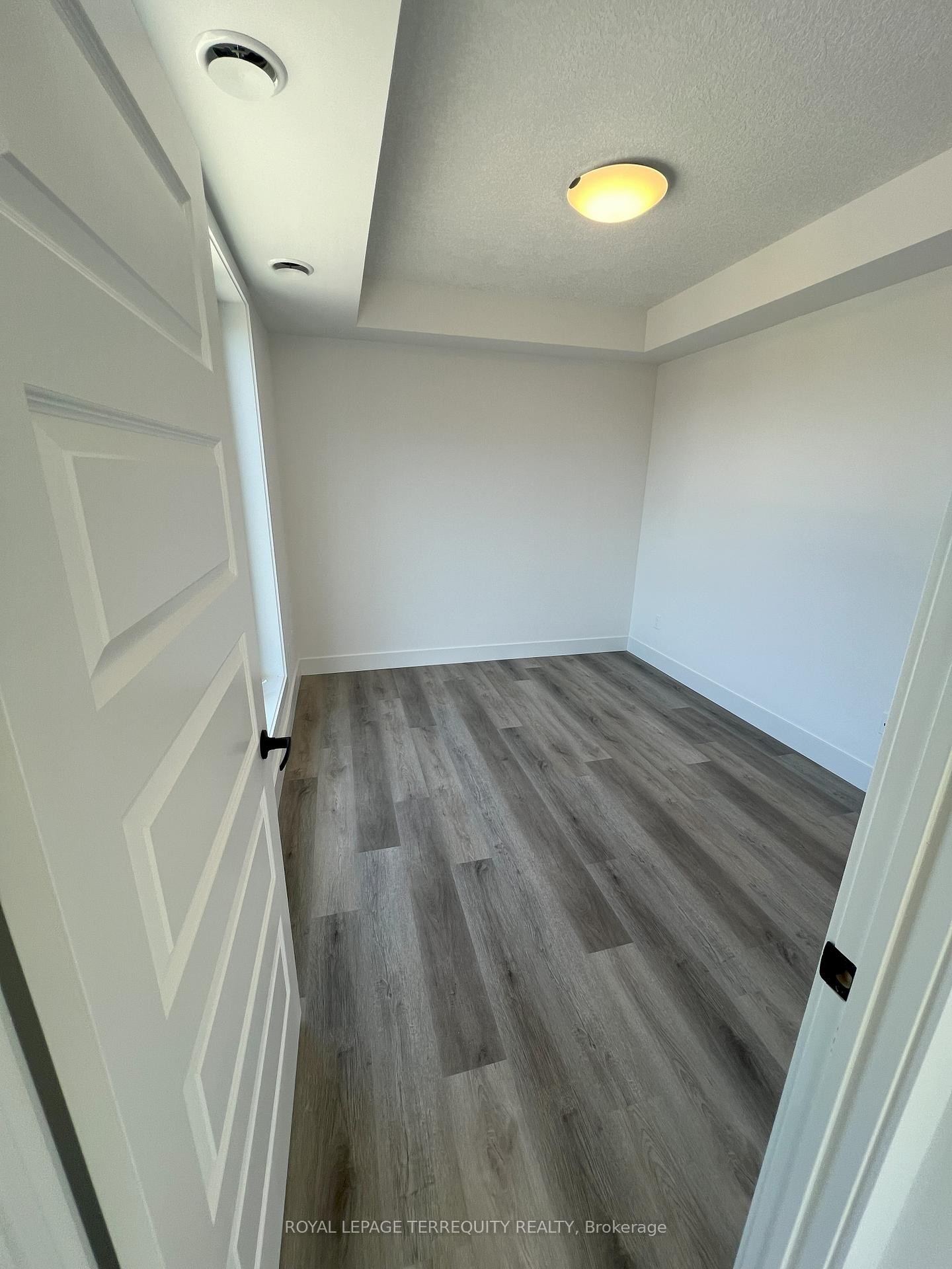 416-107 Roger Street, Waterloo, ON - Indoor Photo Showing Other Room