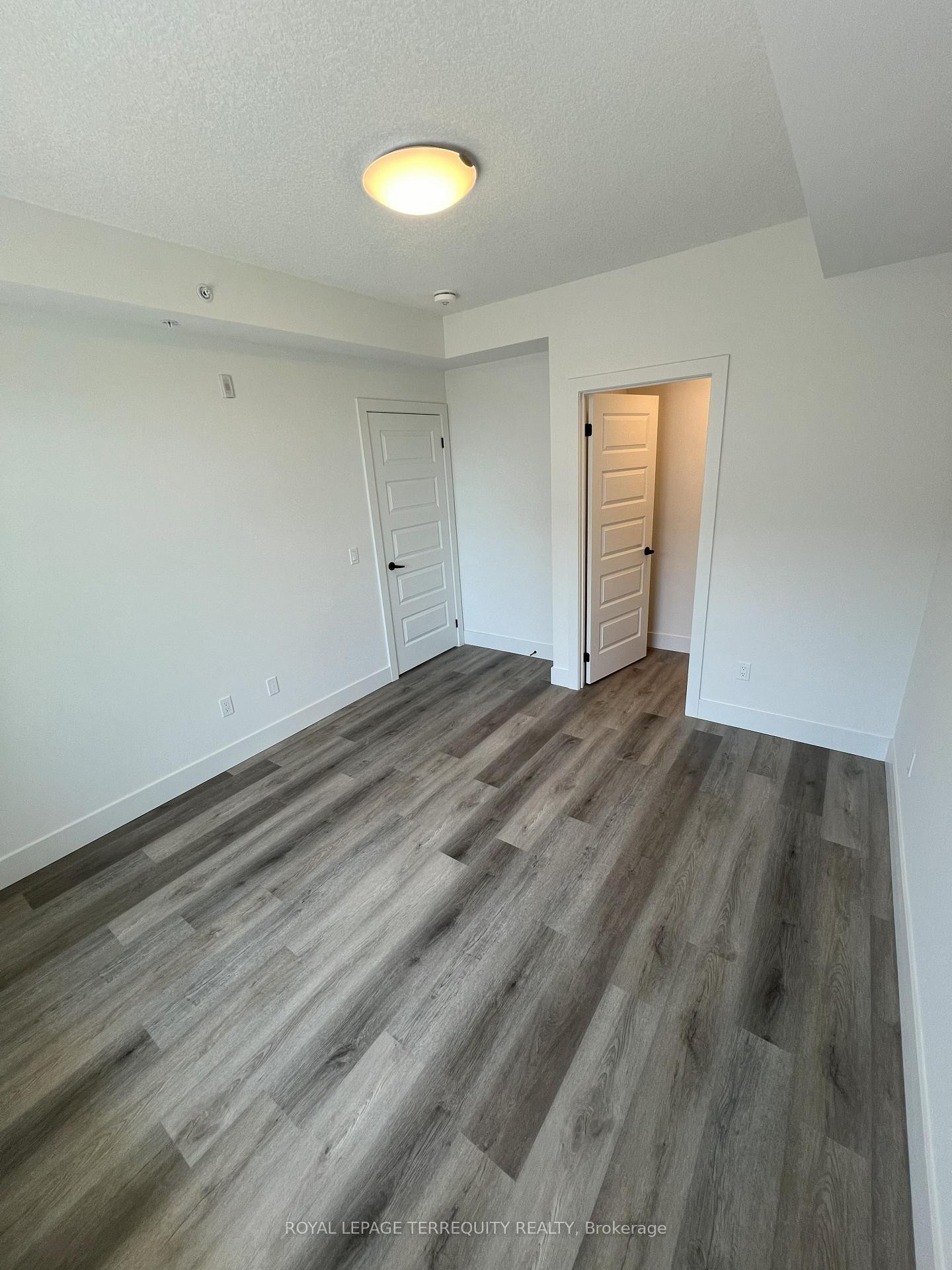 416-107 Roger Street, Waterloo, ON - Indoor Photo Showing Other Room