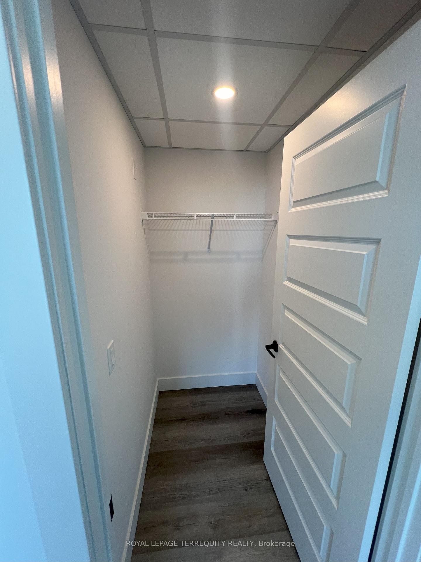 416-107 Roger Street, Waterloo, ON - Indoor Photo Showing Other Room