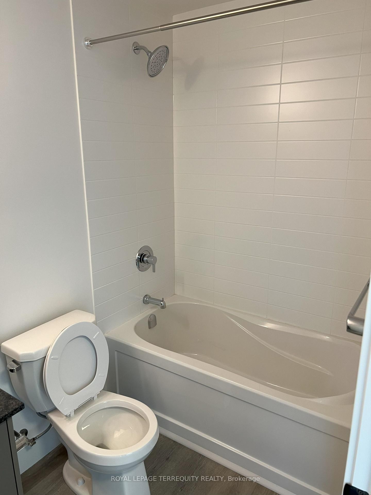 416-107 Roger Street, Waterloo, ON - Indoor Photo Showing Bathroom