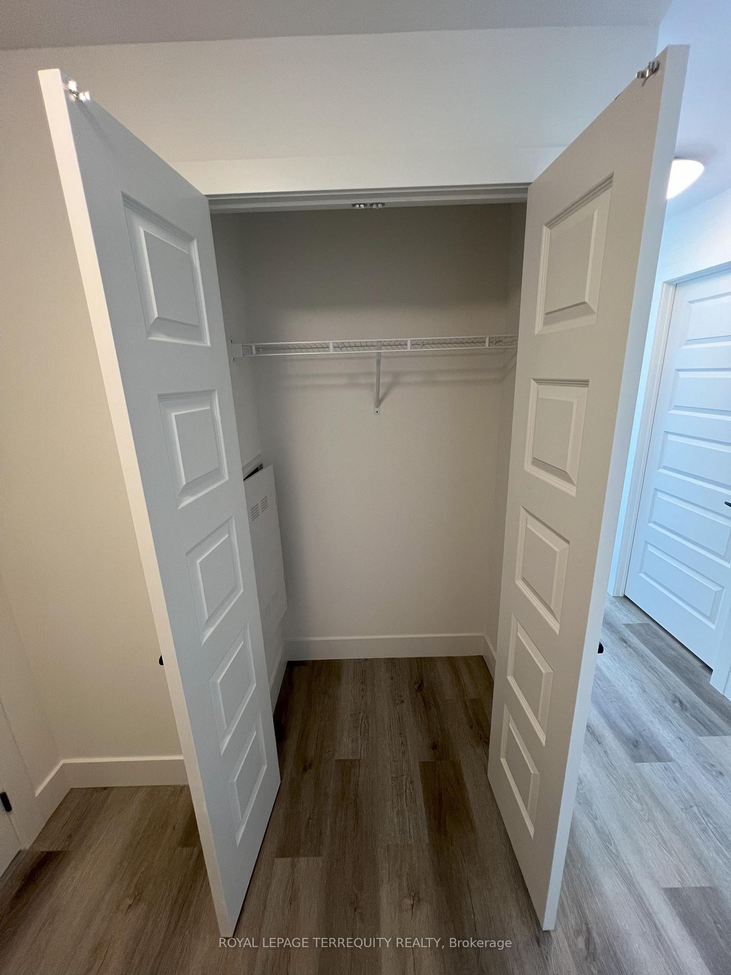 416-107 Roger Street, Waterloo, ON - Indoor