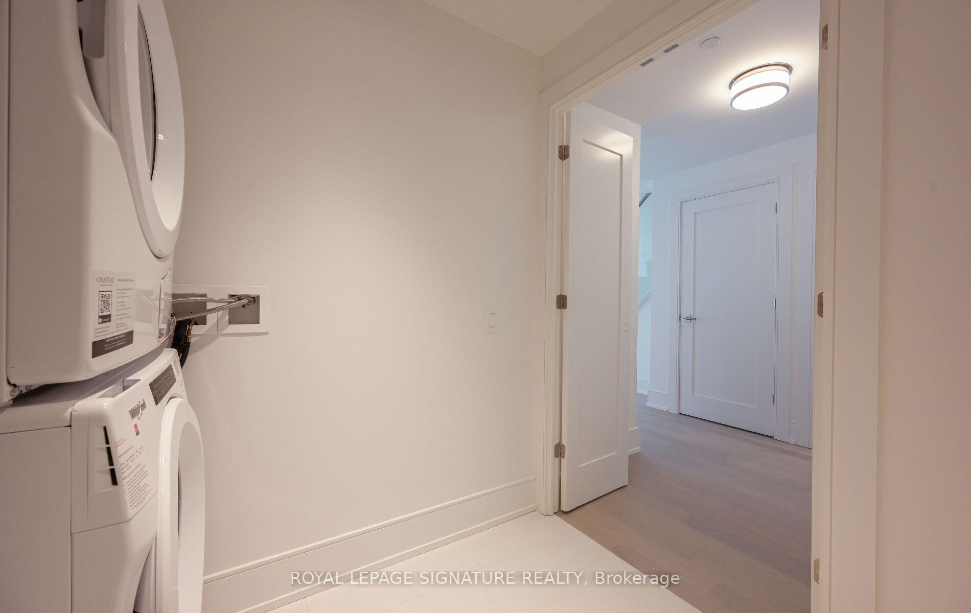 105-10 Inn On The Park Drive, Toronto, ON - Indoor Photo Showing Laundry Room