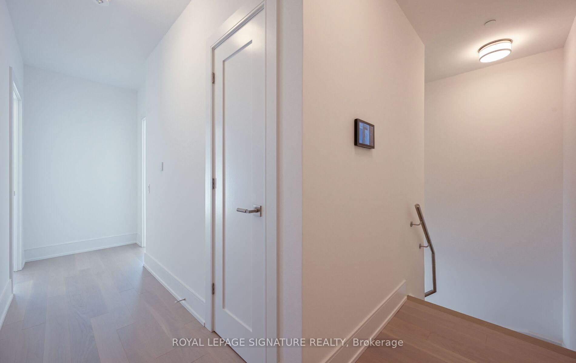 105-10 Inn On The Park Drive, Toronto, ON - Indoor Photo Showing Other Room