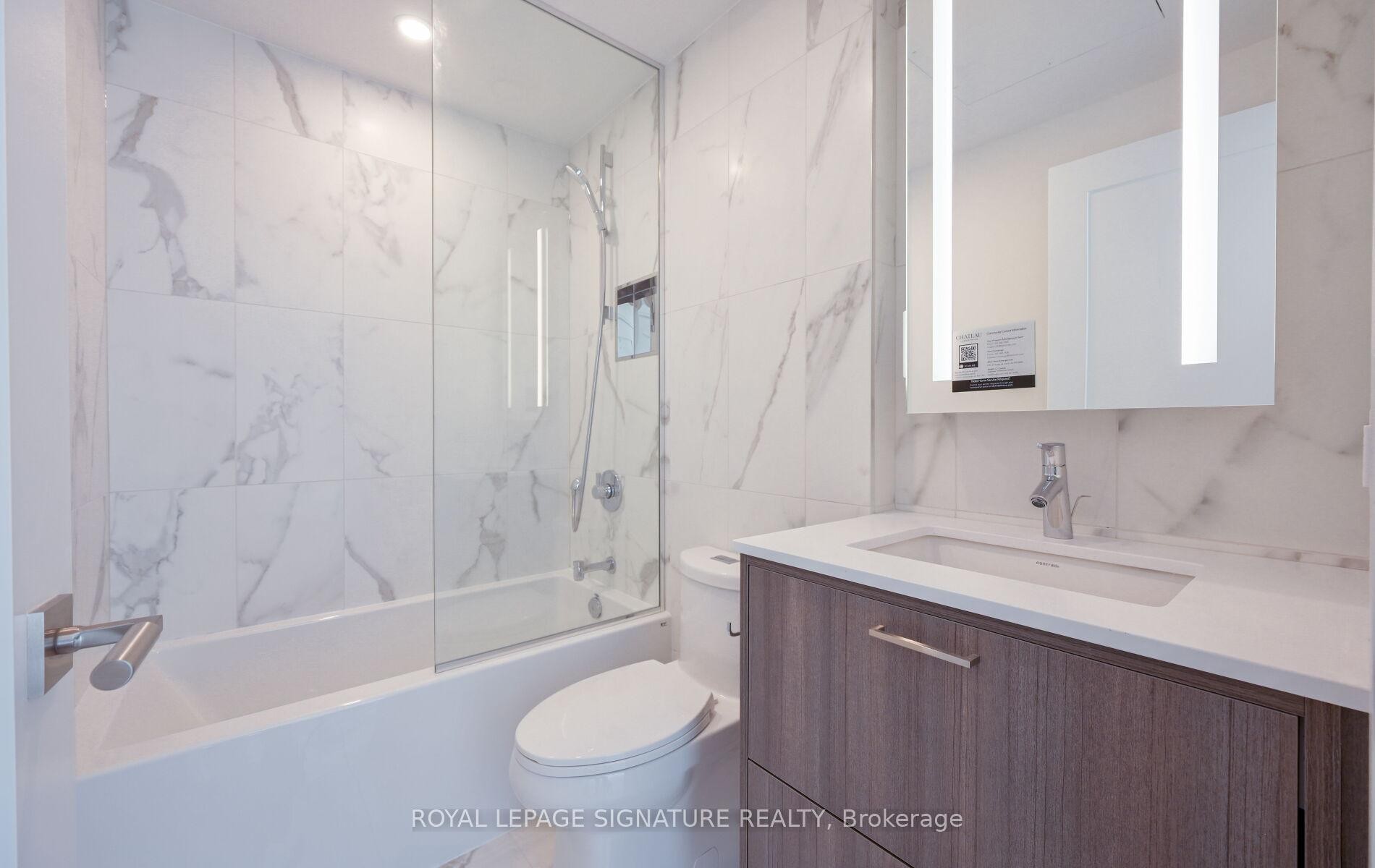 105-10 Inn On The Park Drive, Toronto, ON - Indoor Photo Showing Bathroom