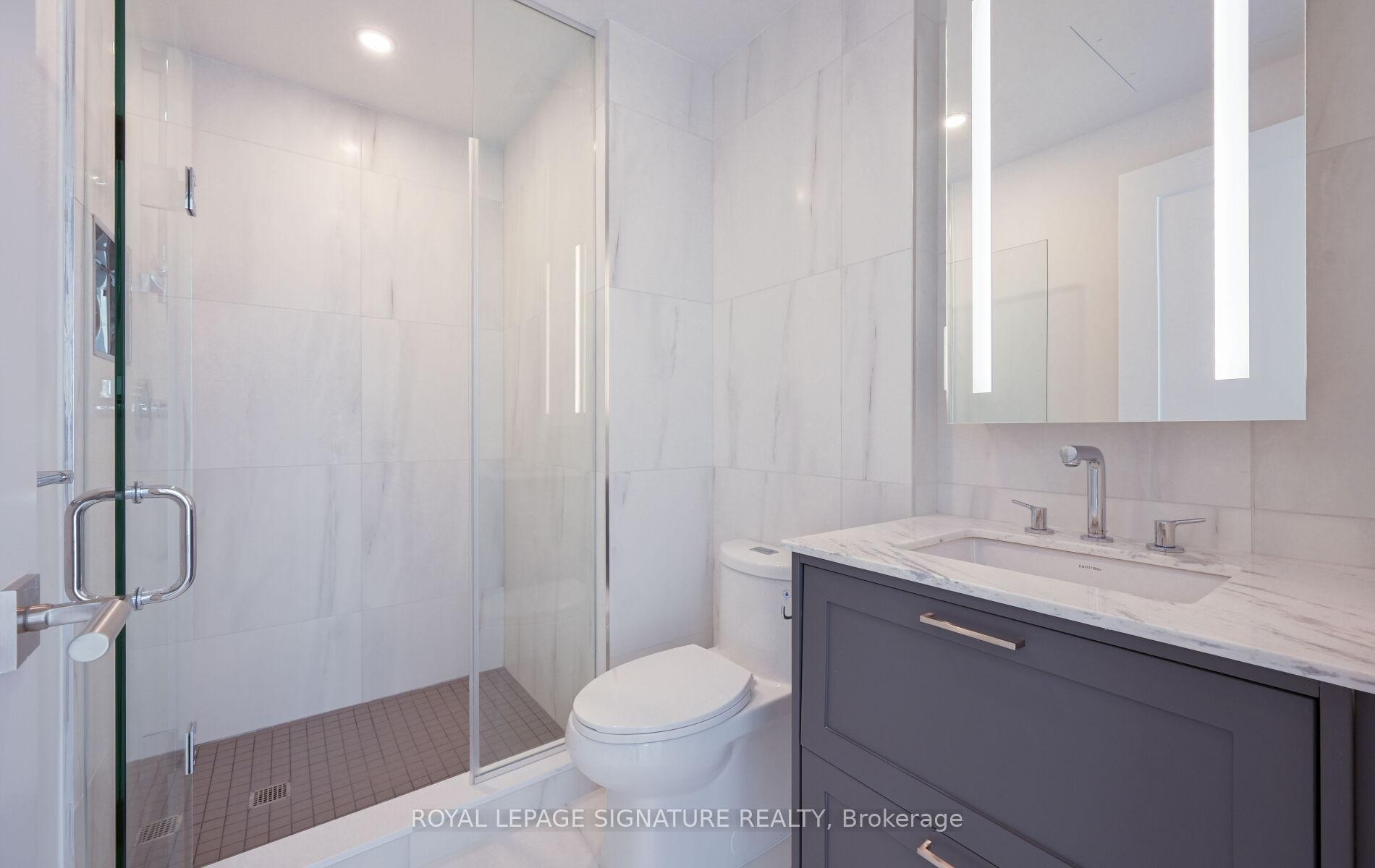 105-10 Inn On The Park Drive, Toronto, ON - Indoor Photo Showing Bathroom