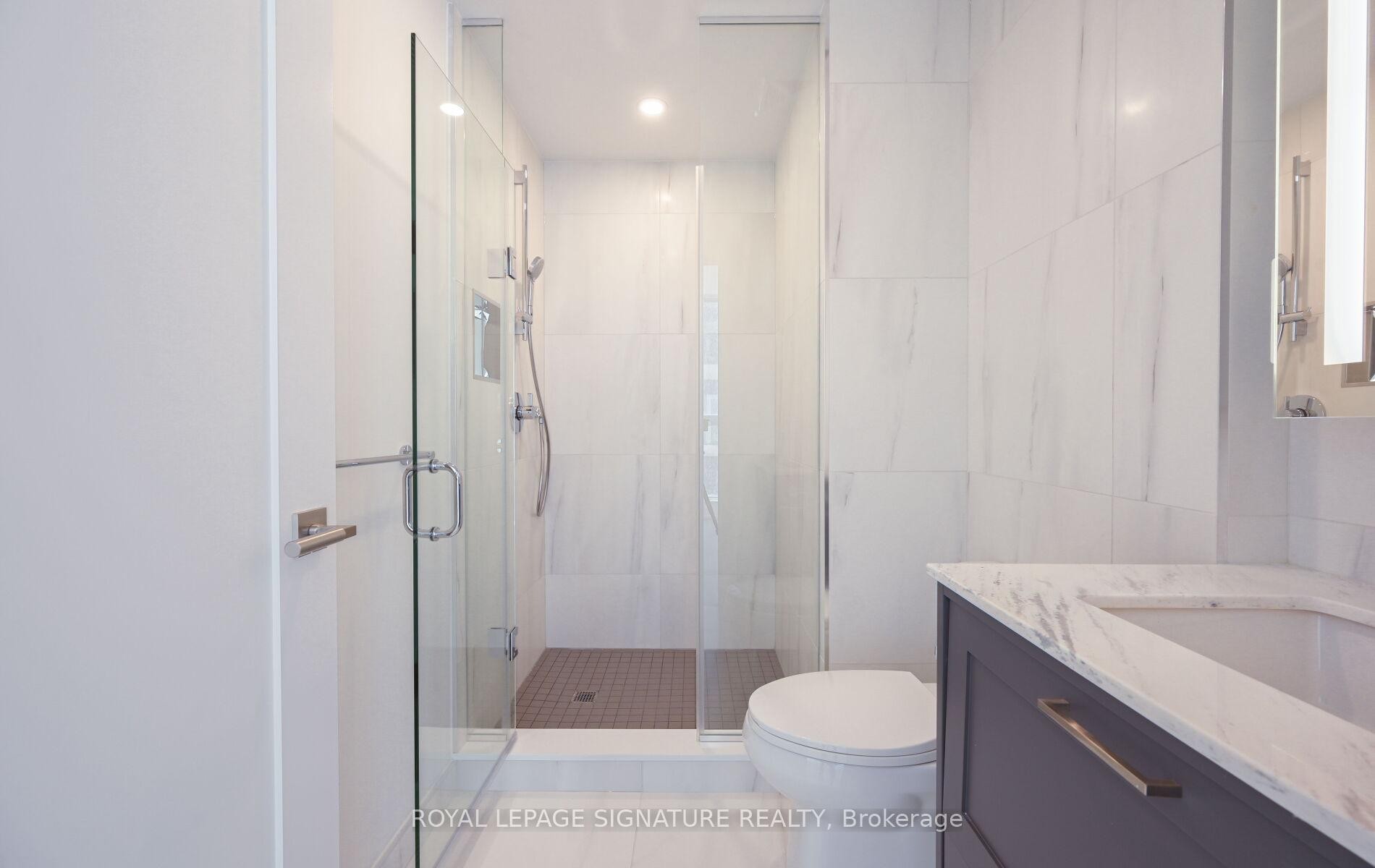 105-10 Inn On The Park Drive, Toronto, ON - Indoor Photo Showing Bathroom