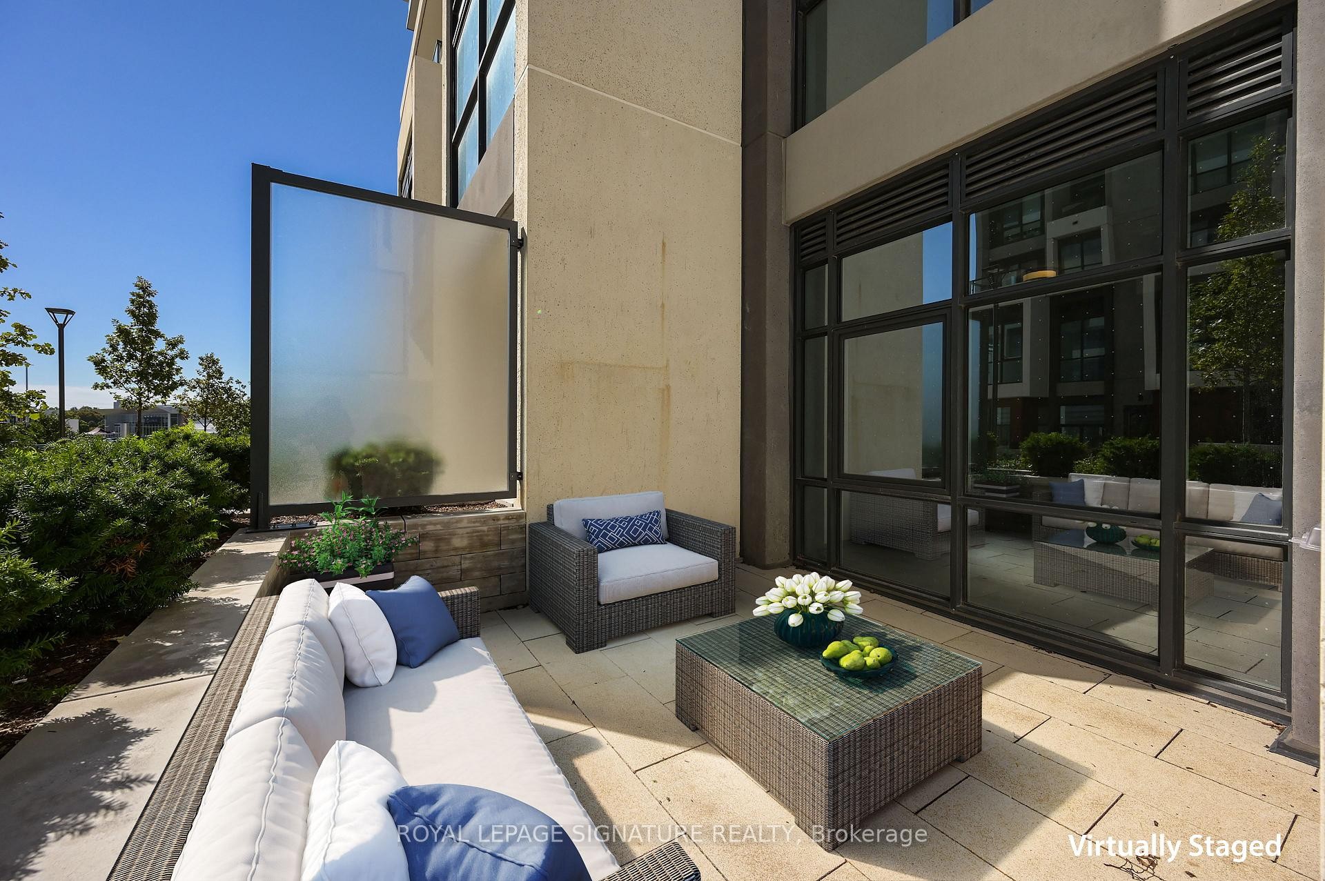 105-10 Inn On The Park Drive, Toronto, ON - Outdoor With Exterior