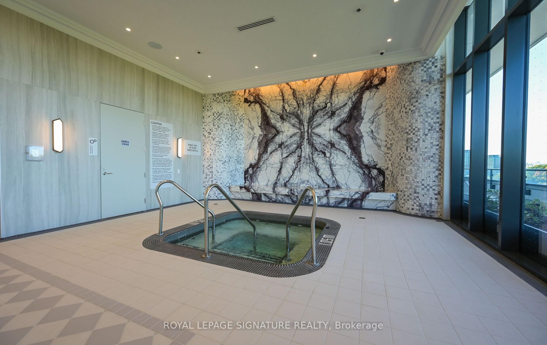 105-10 Inn On The Park Drive, Toronto, ON - Indoor Photo Showing Other Room With In Ground Pool