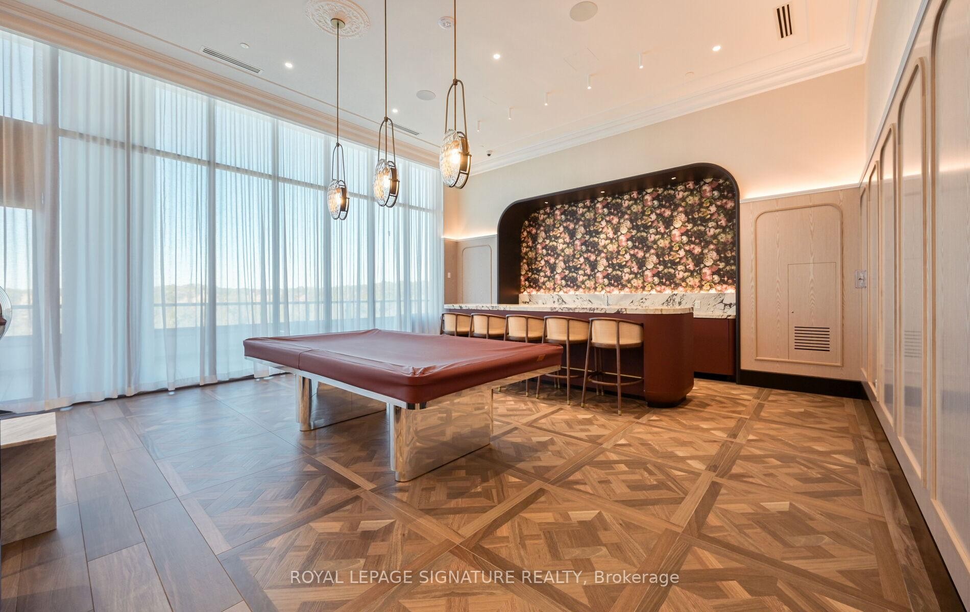 105-10 Inn On The Park Drive, Toronto, ON - Indoor Photo Showing Other Room