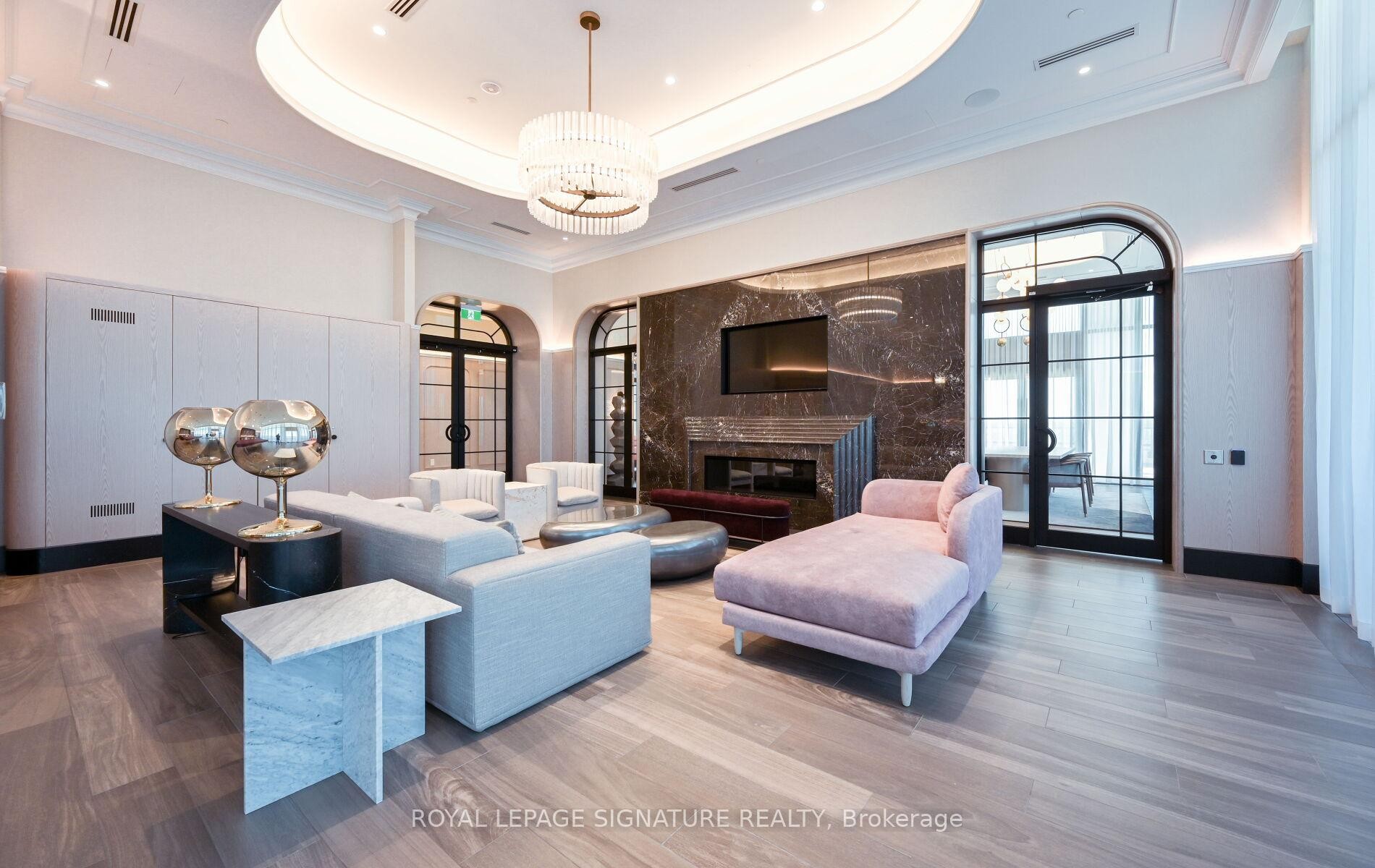 105-10 Inn On The Park Drive, Toronto, ON - Indoor Photo Showing Living Room With Fireplace