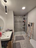 Ensuite bathroom -