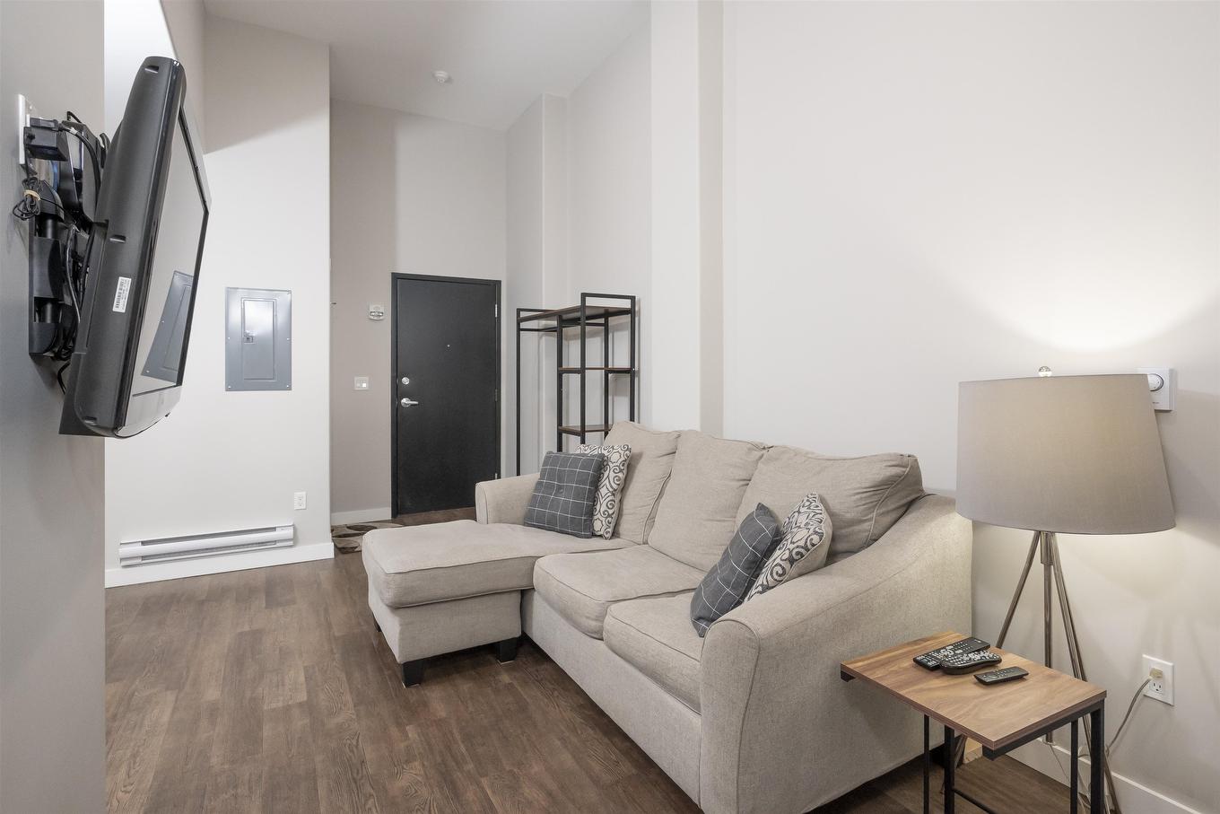 3204 96 High Street N, Thunder Bay, ON - Indoor Photo Showing Living Room