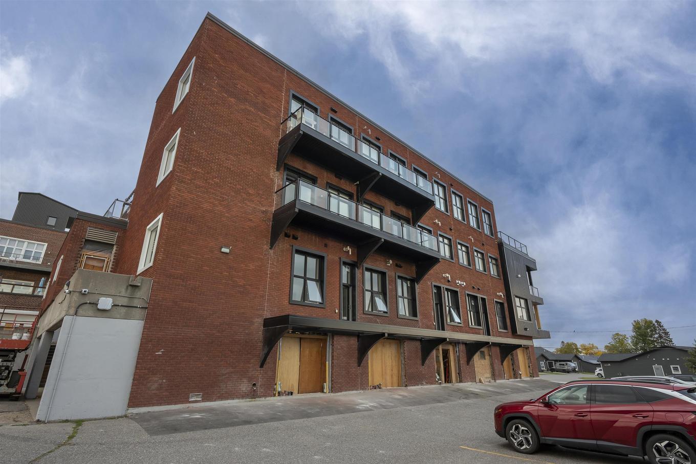 3204 96 High Street N, Thunder Bay, ON - Outdoor With Balcony