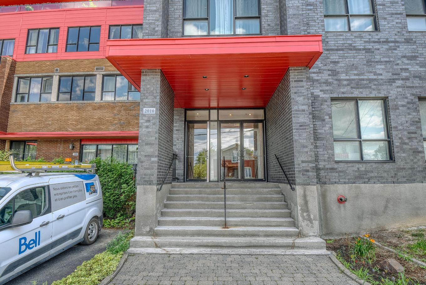 Exterior entrance - 403-2010 Rue Georges, Longueuil (Saint-Hubert), QC - Outdoor