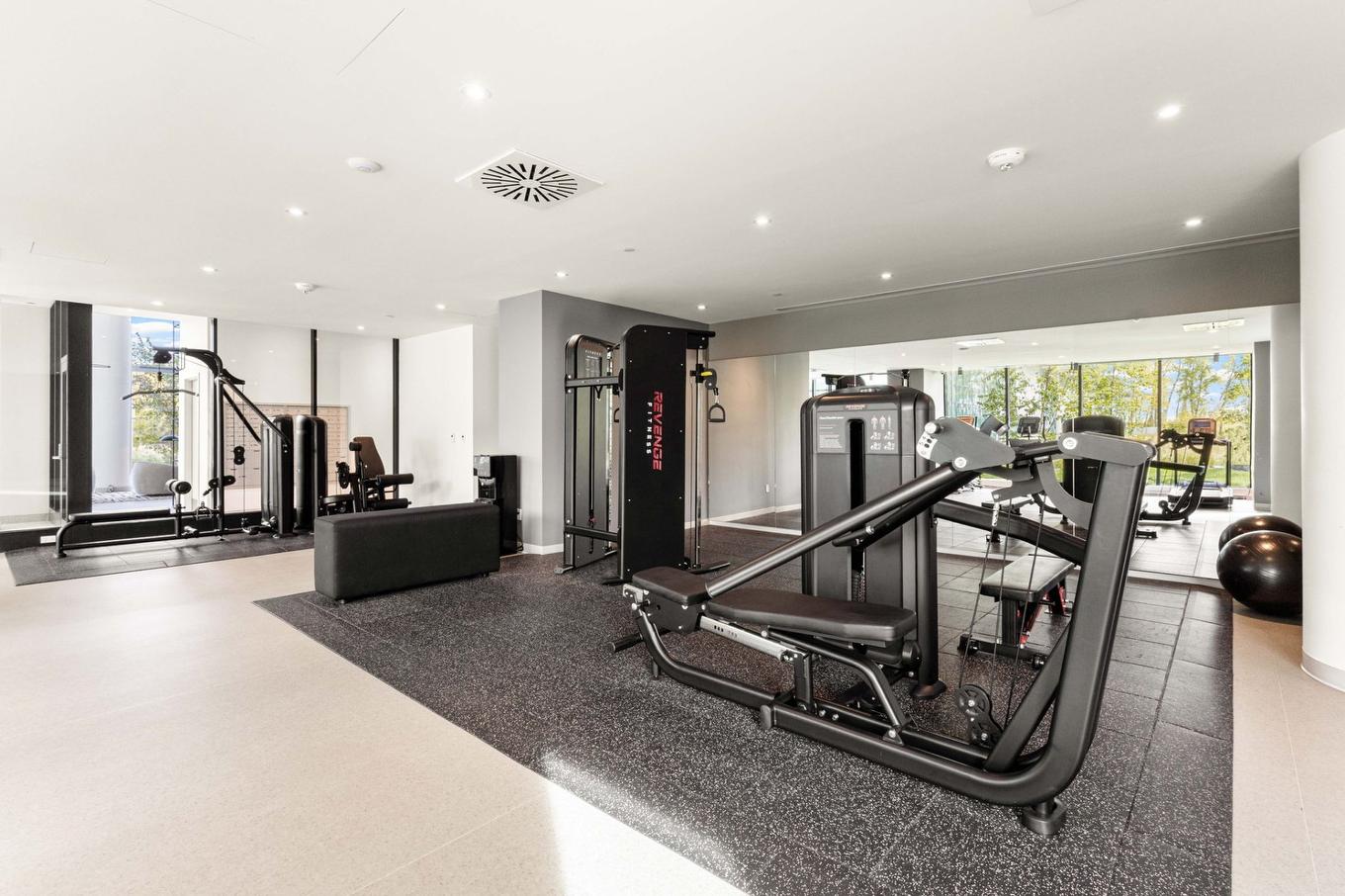 Salle d'exercice - 1402-1000 Rue André-Prévost, Montréal (Verdun/Île-Des-Soeurs), QC - Indoor Photo Showing Gym Room