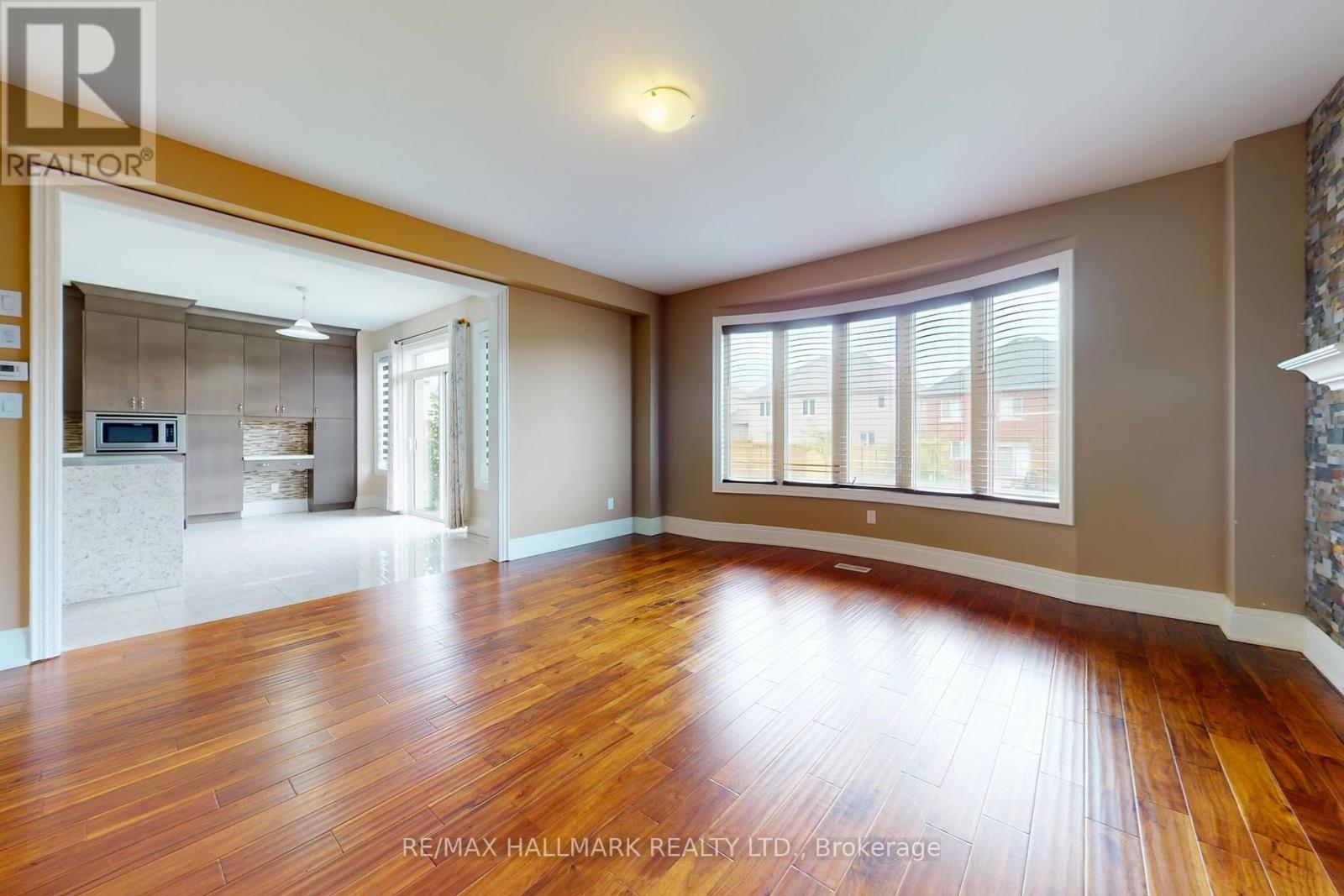 61 Mcisaac Drive, Springwater, ON - Indoor With Fireplace