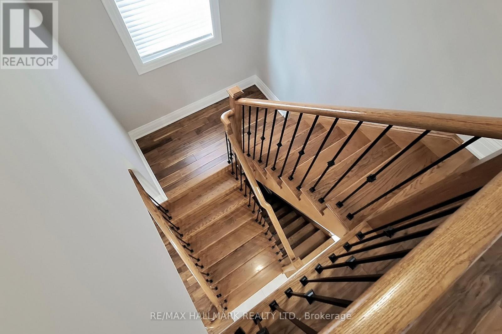 61 Mcisaac Drive, Springwater, ON - Indoor Photo Showing Other Room