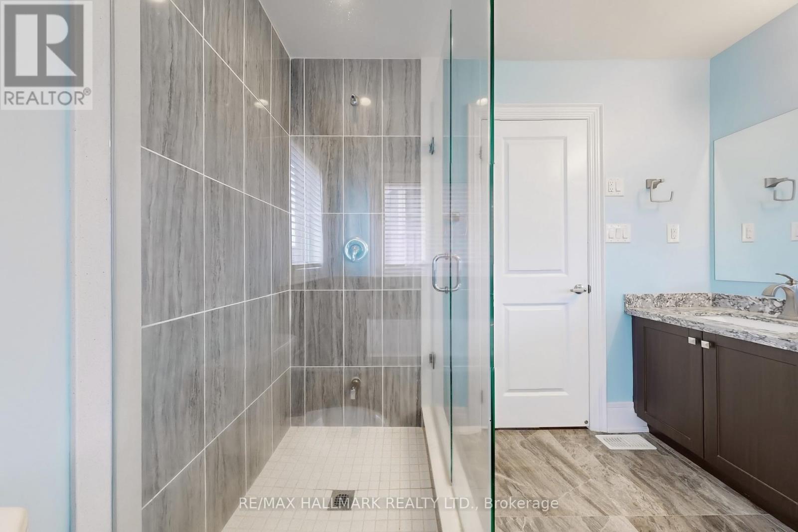 61 Mcisaac Drive, Springwater, ON - Indoor Photo Showing Bathroom