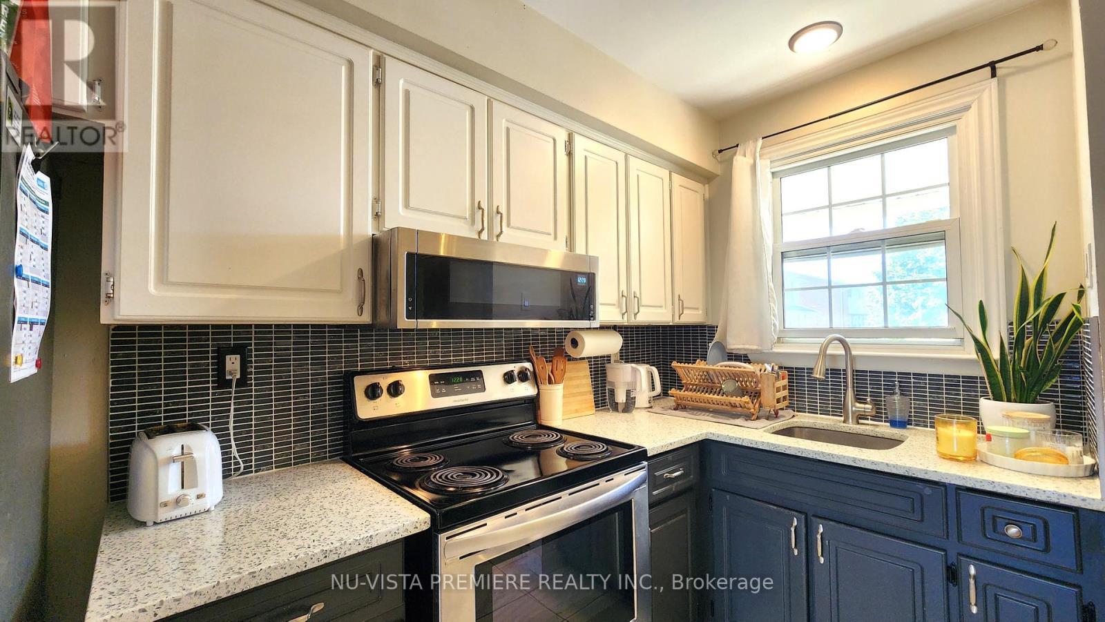 E - 143 Wellesley Crescent, London East (East I), ON - Indoor Photo Showing Kitchen
