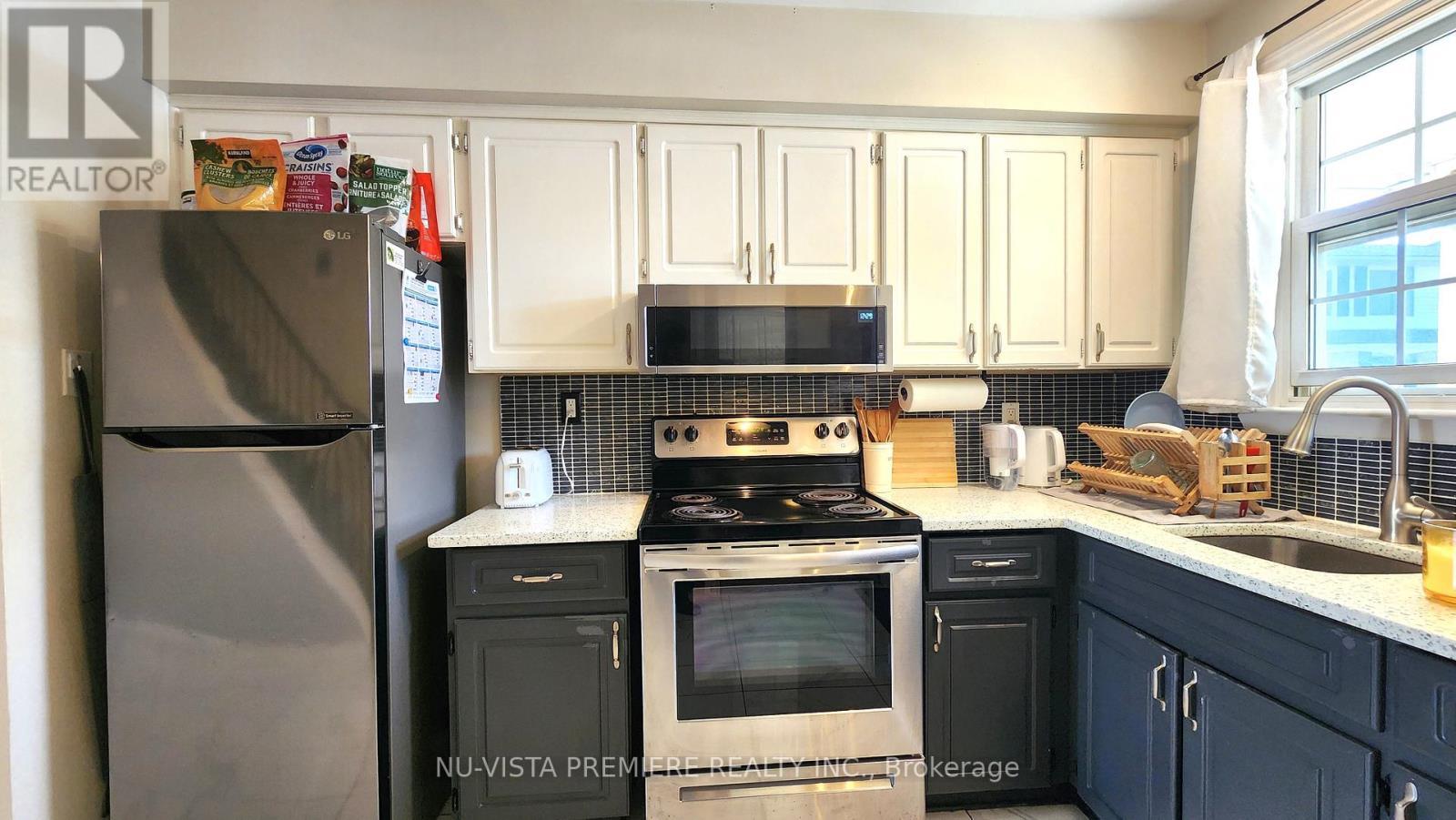 E - 143 Wellesley Crescent, London East (East I), ON - Indoor Photo Showing Kitchen