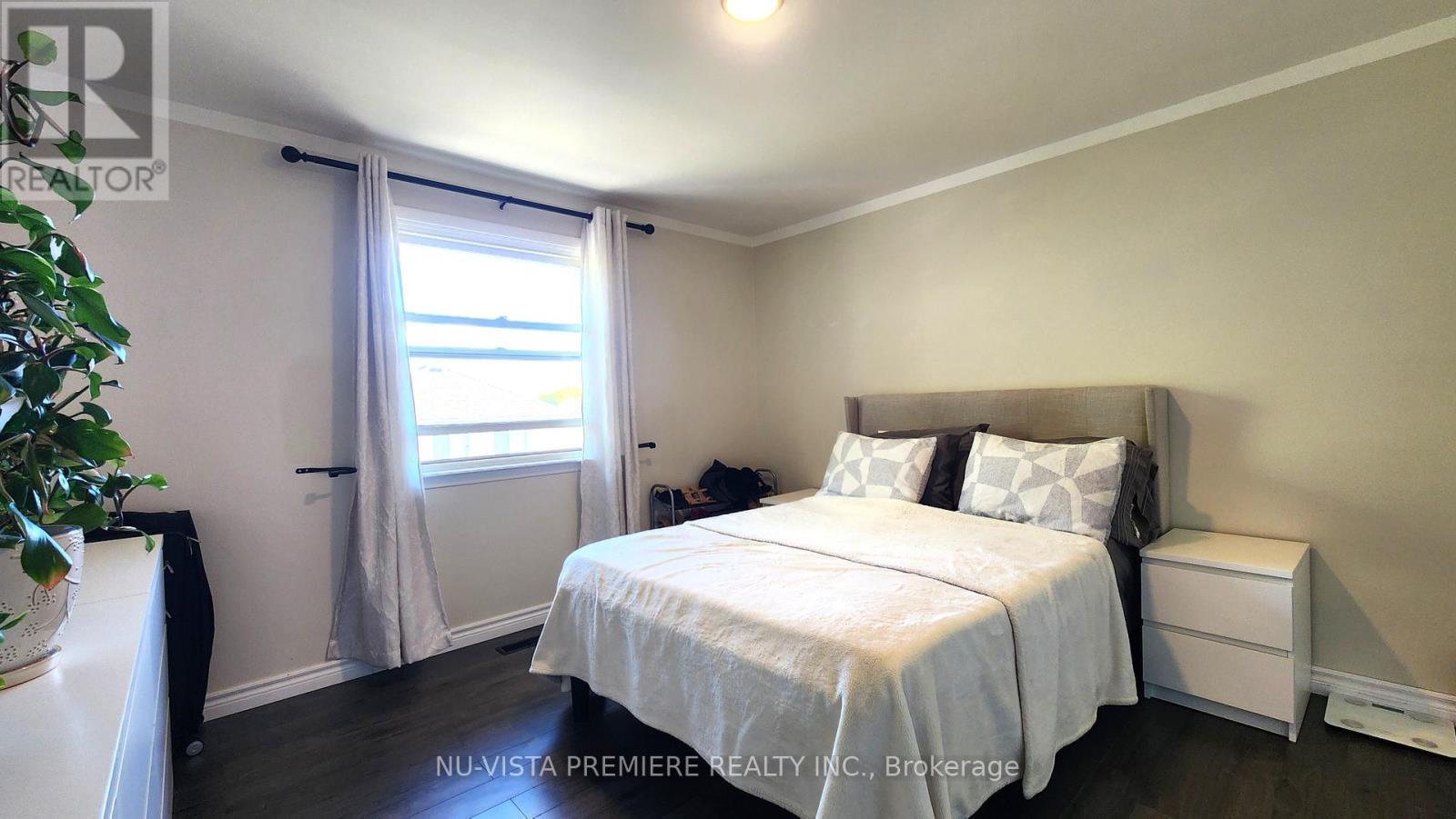 E - 143 Wellesley Crescent, London East (East I), ON - Indoor Photo Showing Bedroom