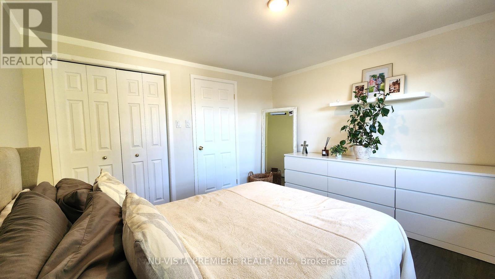 E - 143 Wellesley Crescent, London East (East I), ON - Indoor Photo Showing Bedroom