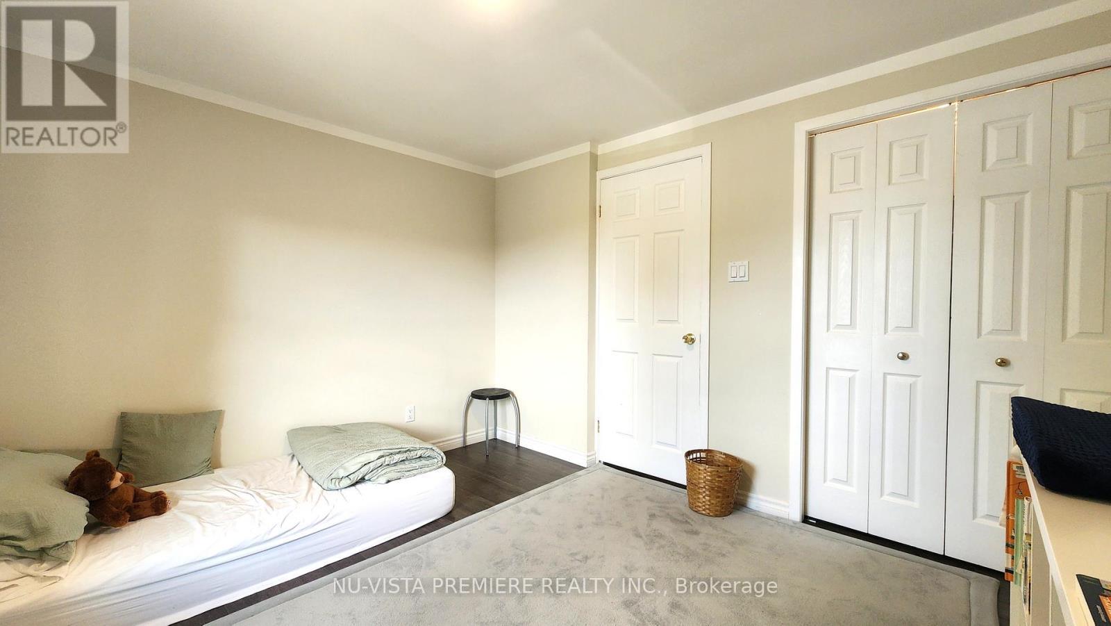 E - 143 Wellesley Crescent, London East (East I), ON - Indoor Photo Showing Bedroom