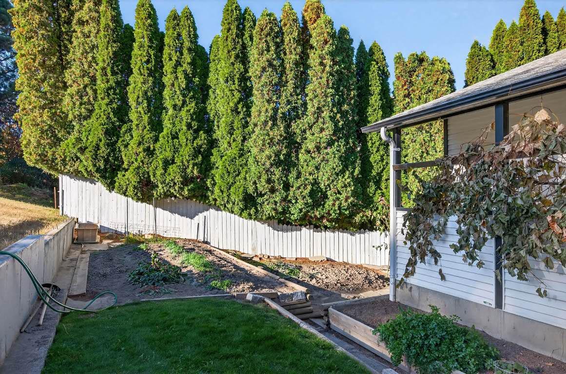 2271 Park Drive, Kamloops, BC - Outdoor