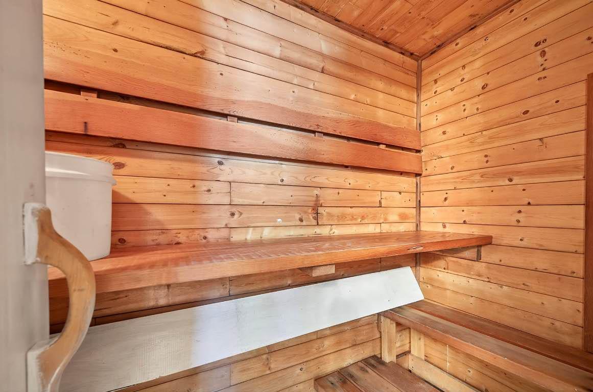 2271 Park Drive, Kamloops, BC - Indoor Photo Showing Other Room