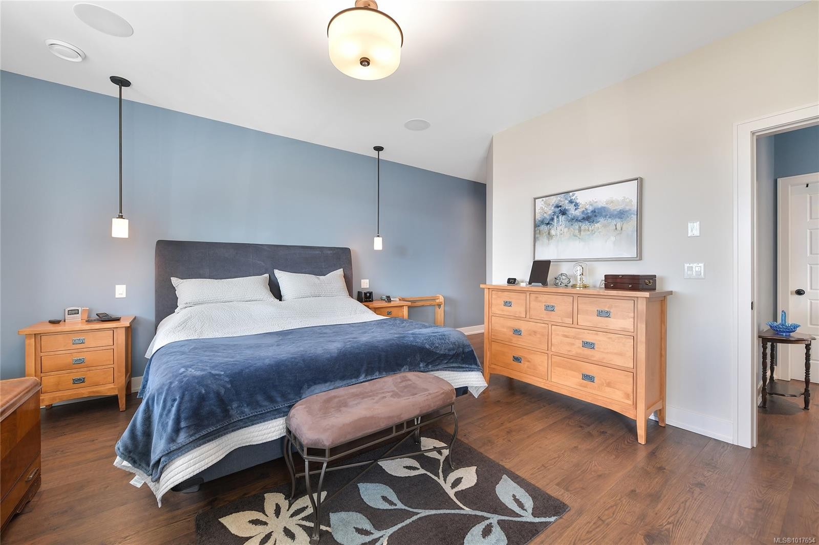 10324 Tsaykum Rd, North Saanich, BC