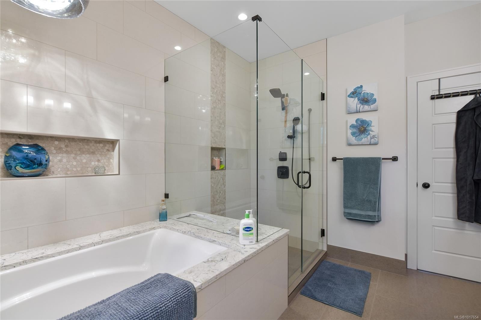 10324 Tsaykum Rd, North Saanich, BC