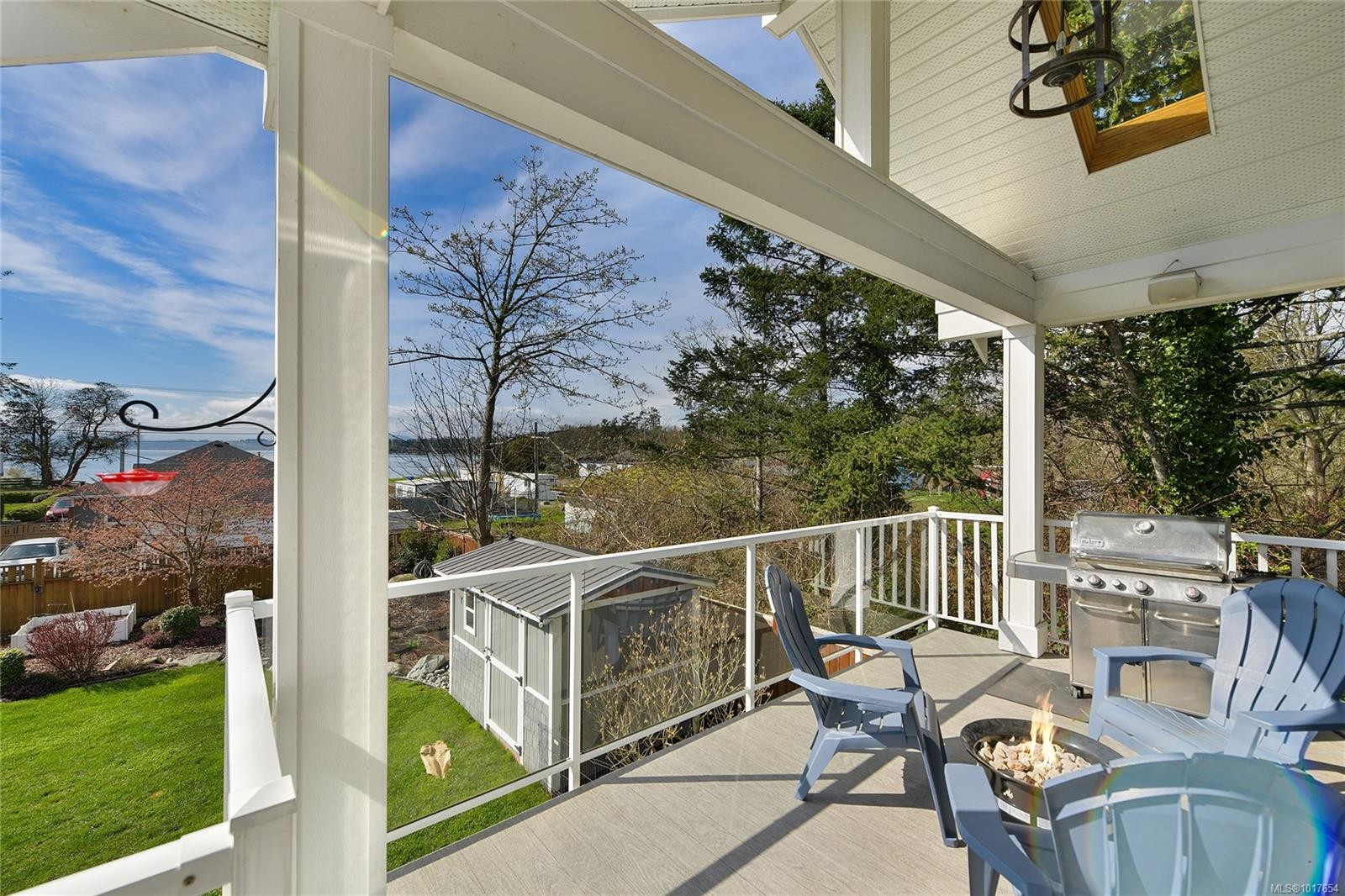 10324 Tsaykum Rd, North Saanich, BC