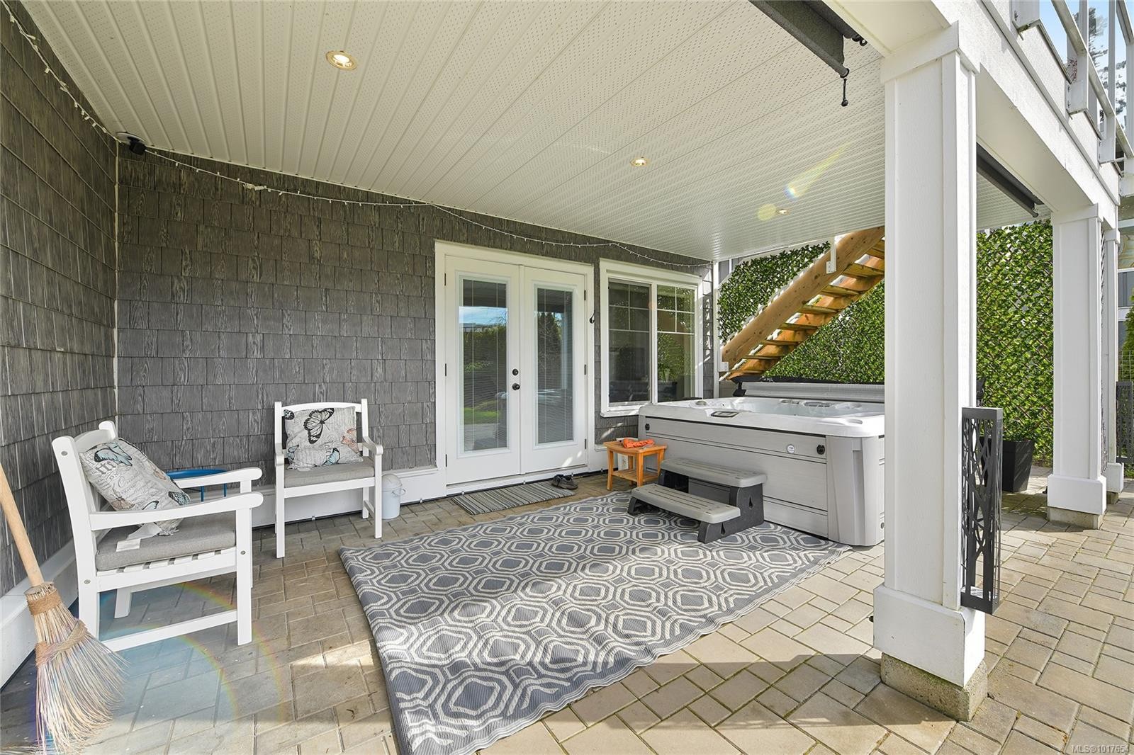 10324 Tsaykum Rd, North Saanich, BC