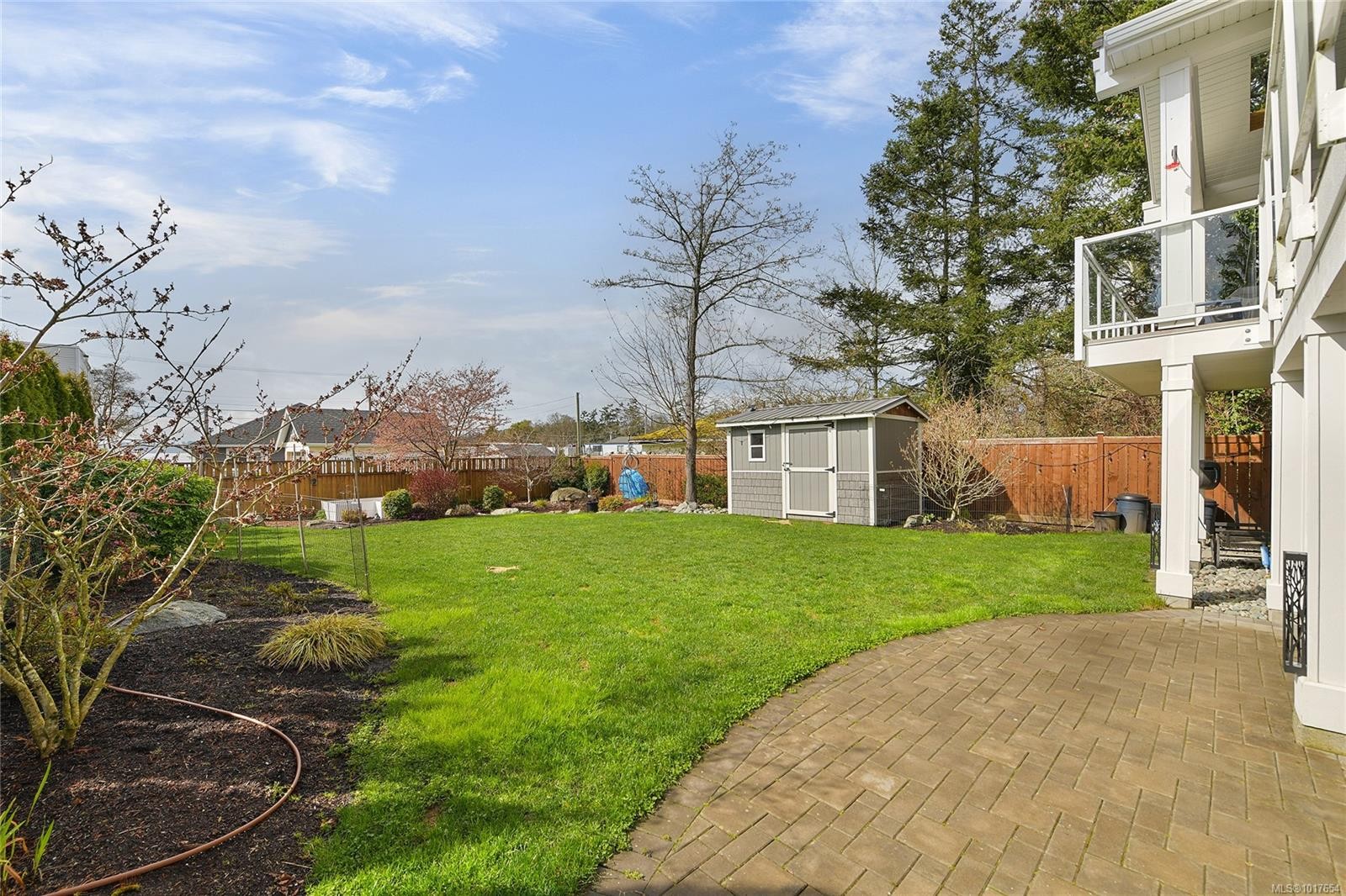 10324 Tsaykum Rd, North Saanich, BC