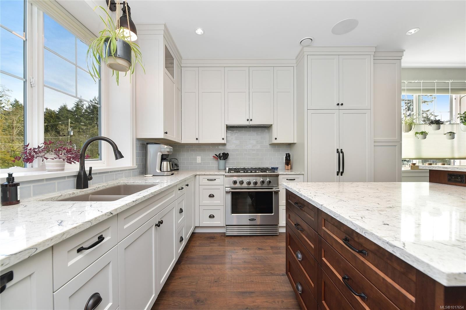 10324 Tsaykum Rd, North Saanich, BC