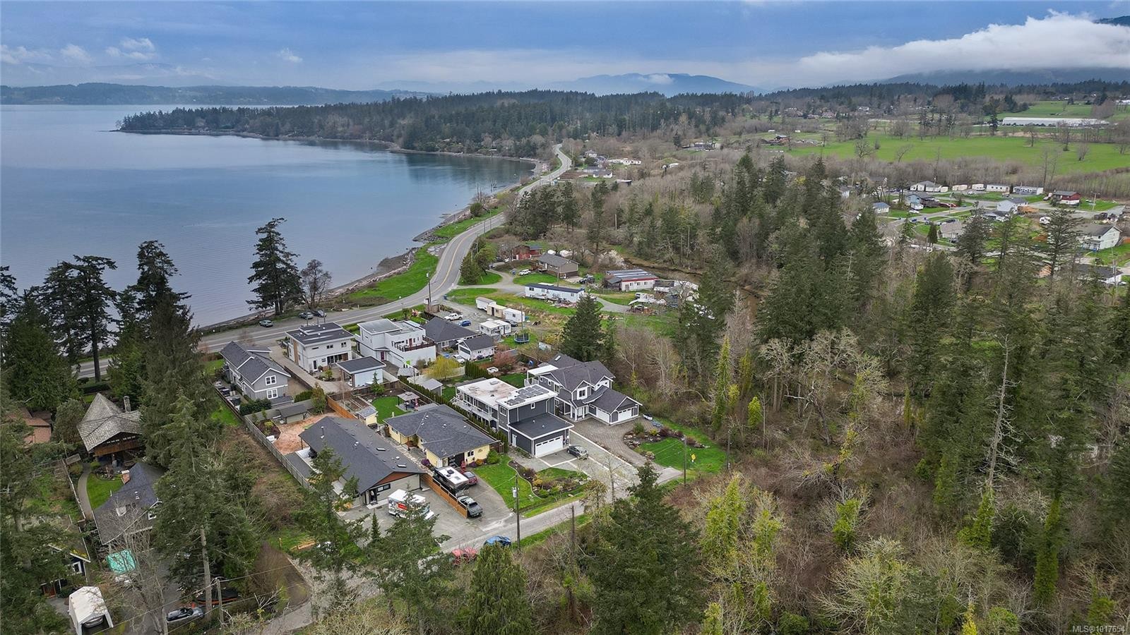 10324 Tsaykum Rd, North Saanich, BC