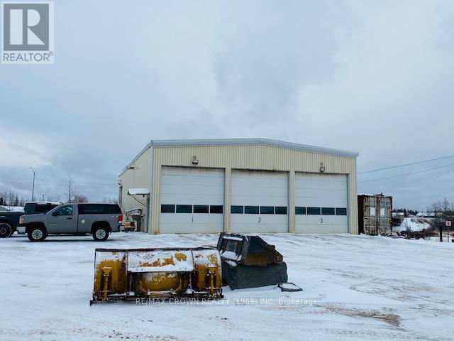 25 Front Street, Hearst, ON