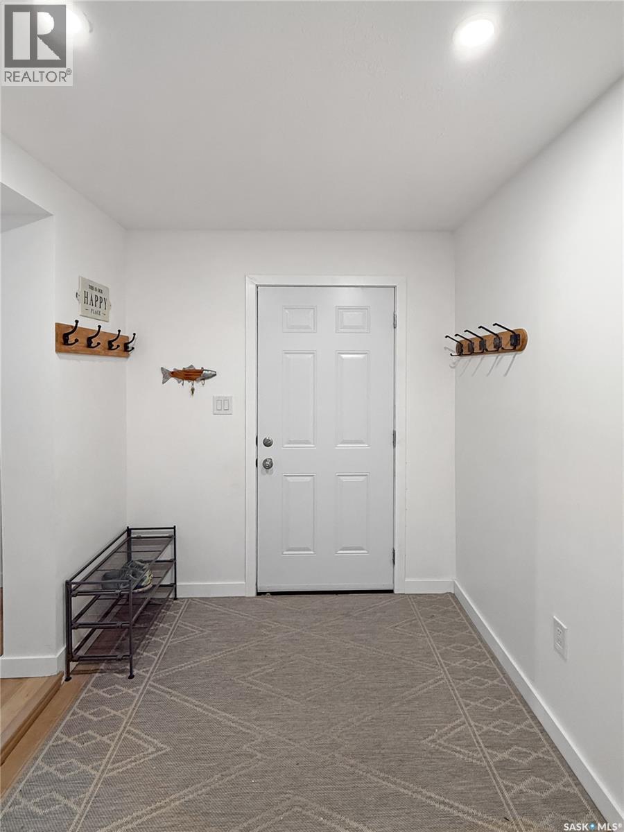 17 White Poplar Crescent, Candle Lake, SK - Indoor Photo Showing Other Room