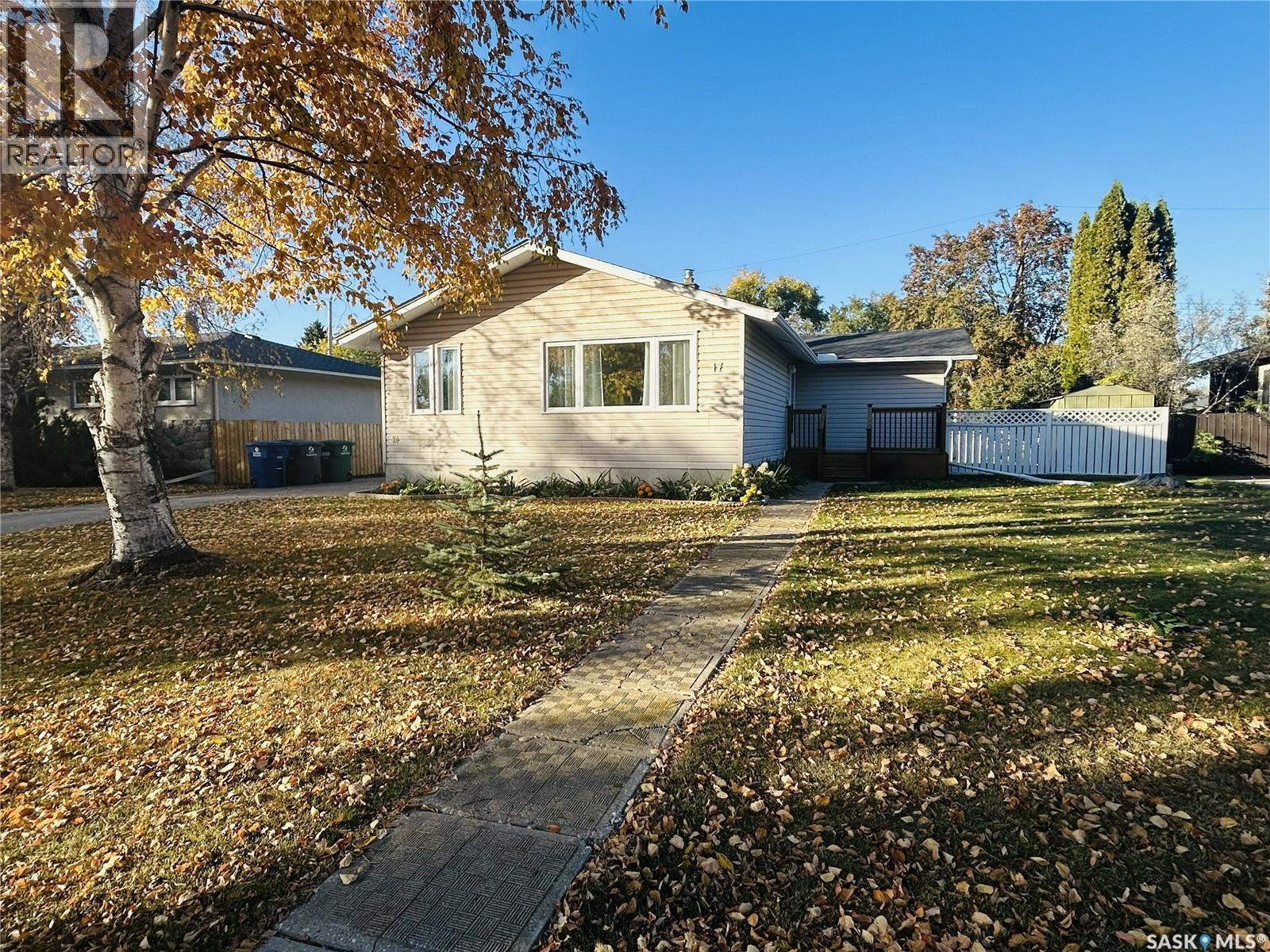 17 Mitchell Street, Saskatoon, SK - Outdoor